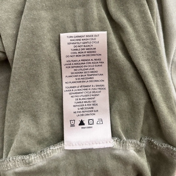 Seven7 • Sage Green Crisscross V-Neck Top, High-Low Hem, Women’s Size Large - Picture 15 of 16